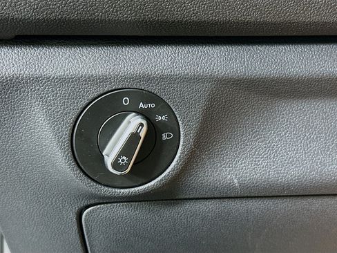 Used 2024 Volkswagen Jetta SE image 17