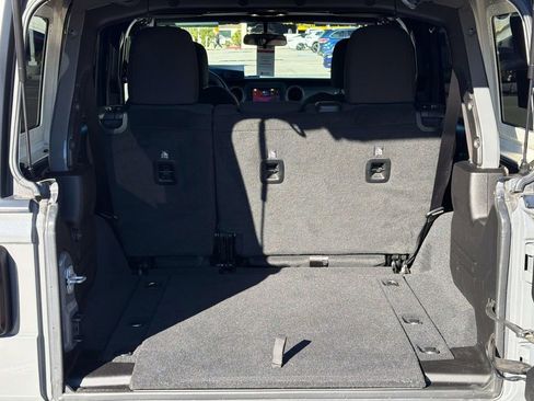 Used 2019 Jeep Wrangler Unlimited Sport S image 6