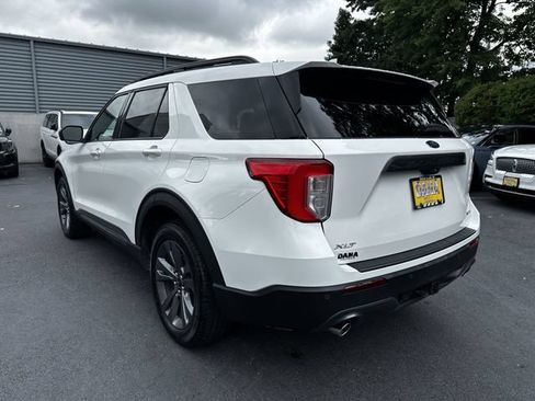 Certified 2023 Ford Explorer XLT w/ Equipment Group 202A AWD/4WD image 7