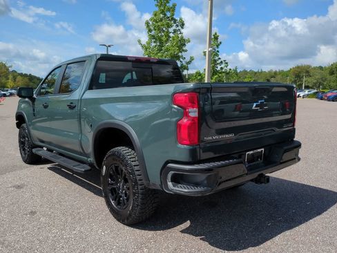 Used 2025 Chevrolet Silverado 1500 ZR2 w/ Technology Package AWD/4WD image 4