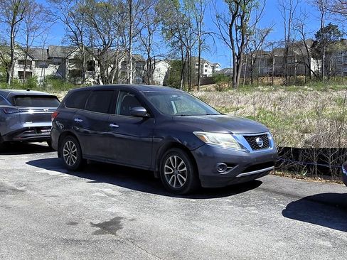 Used 2014 Nissan Pathfinder S image 1