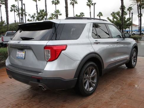Certified 2022 Ford Explorer XLT w/ Equipment Group 202A image 4