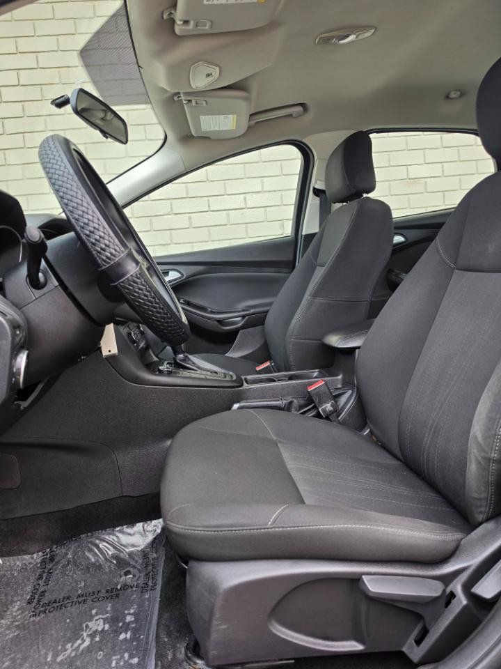 Used 2017 Ford Focus SE FWD image 11