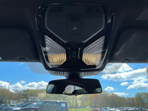 Used 2018 BMW M550i xDrive AWD/4WD image 25