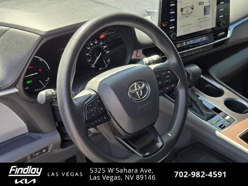 Used 2024 Toyota Sienna LE FWD image 23