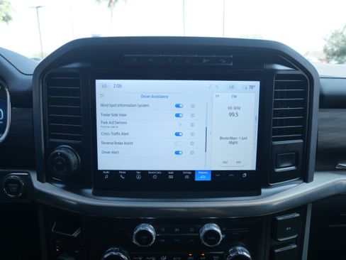 Used 2024 Ford F150 Lariat w/ FX4 Off-Road Package image 17