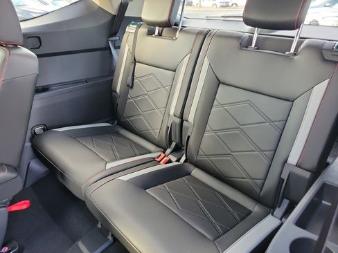 New 2026 Volkswagen Atlas Peak Edition image 17