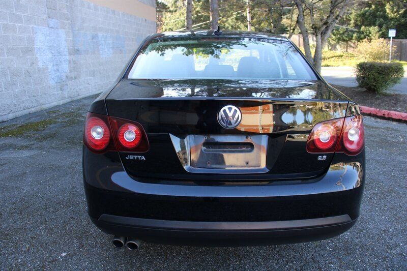 Used 2009 Volkswagen Jetta SE FWD image 12
