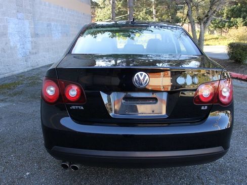 Used 2009 Volkswagen Jetta SE image 12
