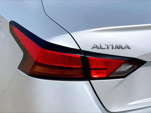 Used 2024 Nissan Altima 2.5 SV image 26