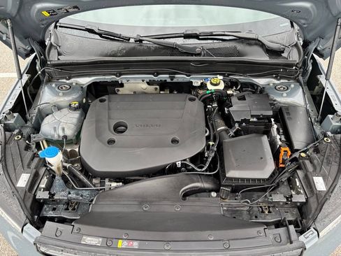 Certified 2023 Volvo XC40 B5 Plus w/ Driver Assist Package AWD/4WD image 28