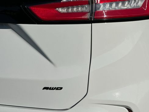 Certified 2024 Ford Edge SE w/ Black Appearance Package image 26