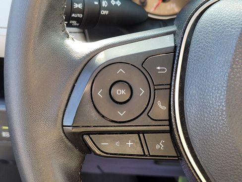 Used 2021 Toyota RAV4 XLE Premium image 24