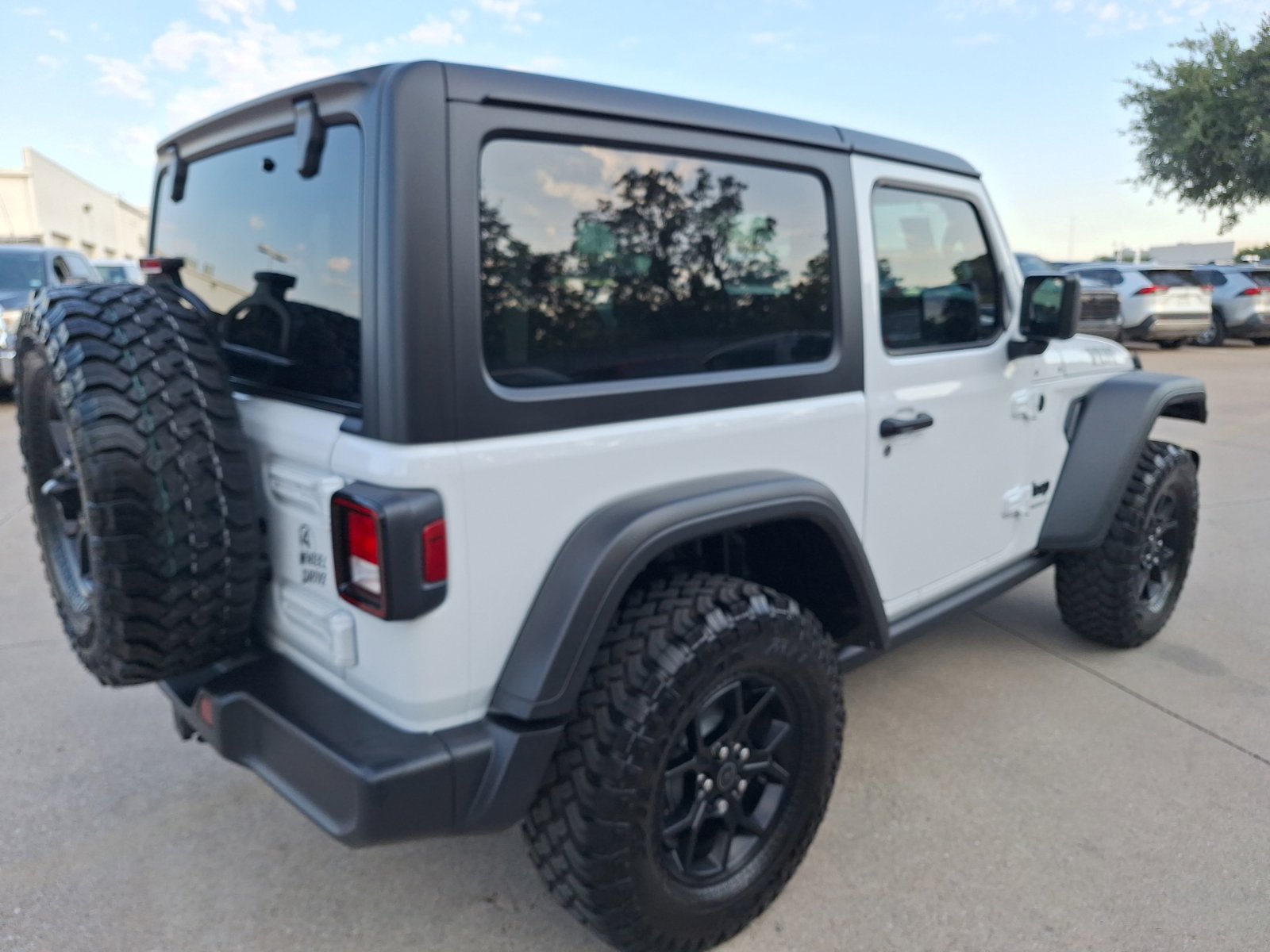Used 2025 Jeep Wrangler Sport AWD/4WD image 6
