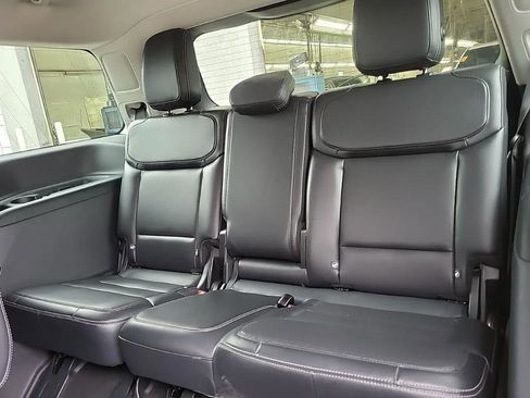 Used 2025 Ford Expedition Platinum AWD/4WD image 8