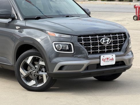 Used 2024 Hyundai Kona SEL w/ Convenience Package FWD image 5