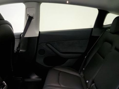 Used 2025 Tesla Model Y Long Range RWD image 41