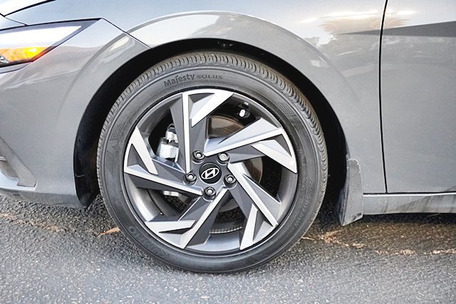Certified 2025 Hyundai Elantra Sport FWD image 14