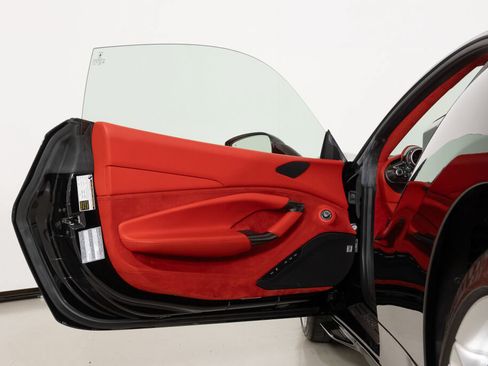 Used 2022 Ferrari F8 Tributo RWD image 32