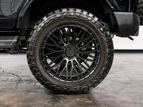 Used 2025 Ford Bronco Outer Banks AWD/4WD image 13