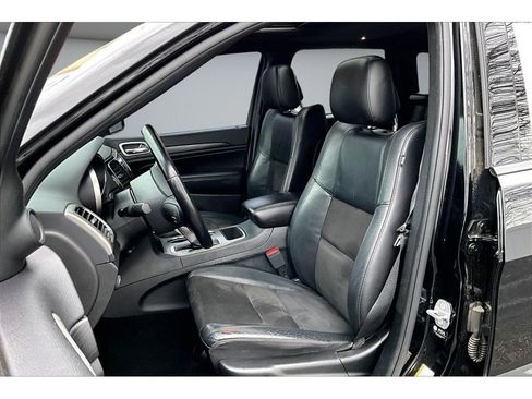 Used 2021 Jeep Grand Cherokee Laredo X image 22