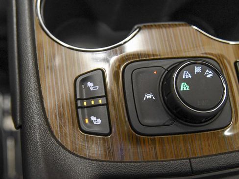 Used 2023 GMC Acadia SLE w/ Driver Convenience Package image 24