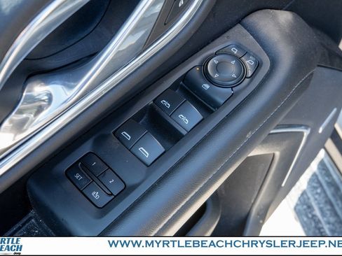 Used 2023 Chevrolet Suburban LT image 17