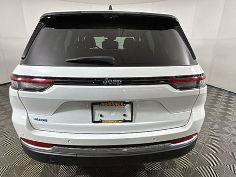 Used 2022 Jeep Grand Cherokee Limited 4xe w/ Luxury Tech Group II AWD/4WD image 4