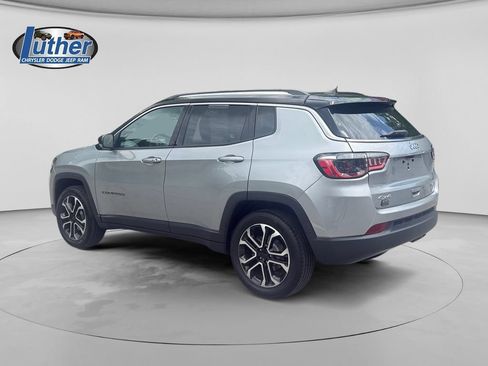 Used 2022 Jeep Compass Limited AWD/4WD image 3
