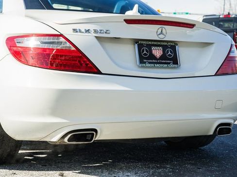 Used 2016 Mercedes-Benz SLK 300 image 8