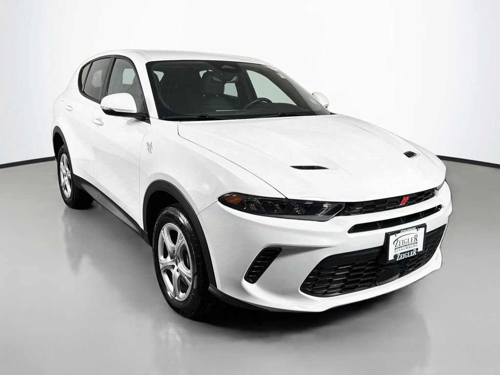Used 2024 Dodge Hornet GT w/ Cold Weather Group AWD/4WD image 1