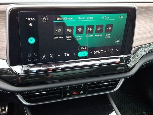 Certified 2025 Volkswagen Atlas SEL Premium R-Line image 17