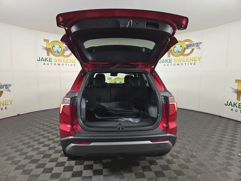 Certified 2026 Chevrolet Equinox LT w/ Convenience Package II FWD image 32