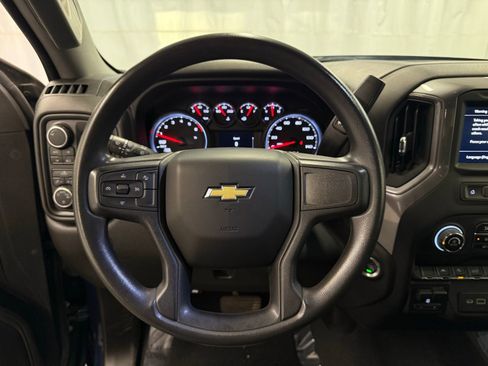 Used 2023 Chevrolet Silverado 1500 Custom image 12