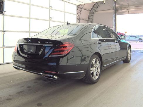 Used 2020 Mercedes-Benz S 560 4MATIC Sedan w/ Premium Package image 2