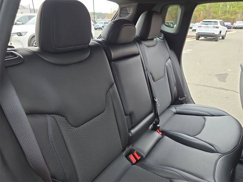 New 2026 Jeep Compass Latitude image 11