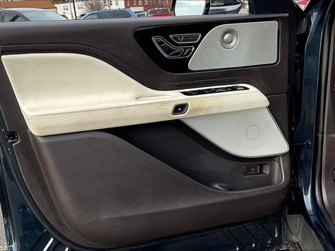 Used 2021 Lincoln Aviator Black Label Grand Touring w/ Class IV Trailer Tow Package AWD/4WD image 25