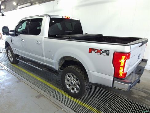 Used 2017 Ford F250 Lariat w/ Lariat Ultimate Package AWD/4WD image 4