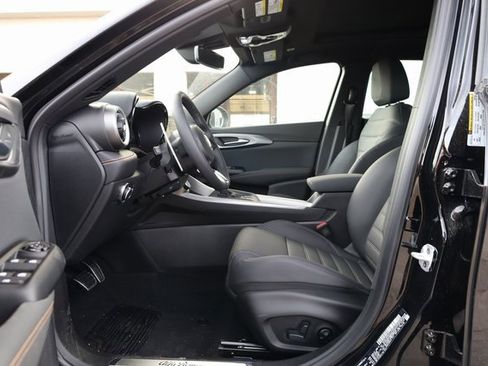 New 2025 Alfa Romeo Tonale Veloce w/ Premium Package image 12