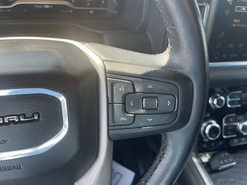 Used 2023 GMC Yukon Denali image 12