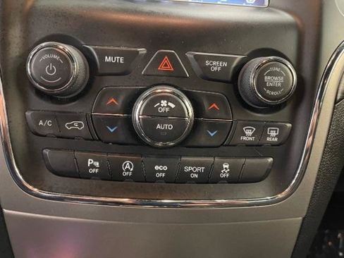 Used 2021 Jeep Grand Cherokee Laredo AWD/4WD image 16