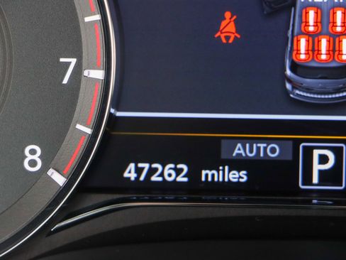 Used 2024 INFINITI QX80 Luxe image 17