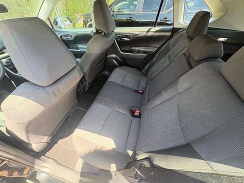 Used 2020 Toyota RAV4 XLE FWD image 41