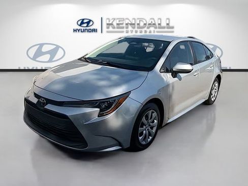Used 2023 Toyota Corolla LE FWD image 3