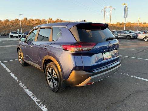 Used 2023 Nissan Rogue SV image 8