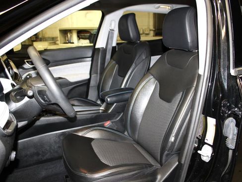 Used 2022 Jeep Compass Latitude image 24