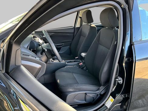 Used 2015 Ford Focus SE FWD image 8
