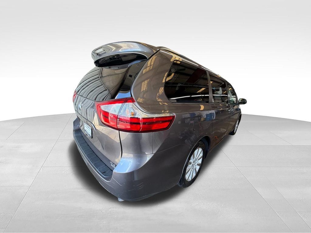 Used 2015 Toyota Sienna XLE AWD/4WD image 5