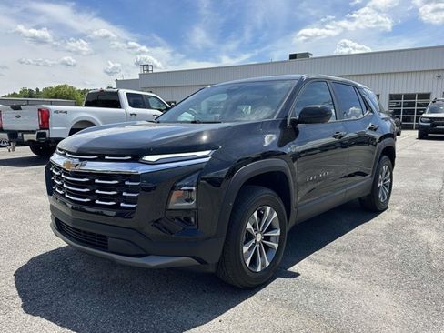 Used 2026 Chevrolet Equinox LT w/ Safety and Technology Package FWD image 3