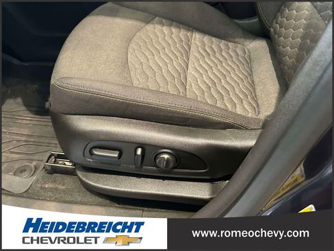 Used 2018 Chevrolet Equinox LT w/ Sun & Infotainment Package image 21